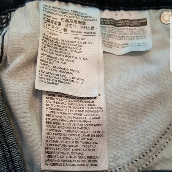 Women's 515 Boot Cut Levi's. - Picture 4 of 7